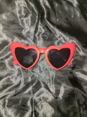 Heart-Shaped Sunglasses - Red